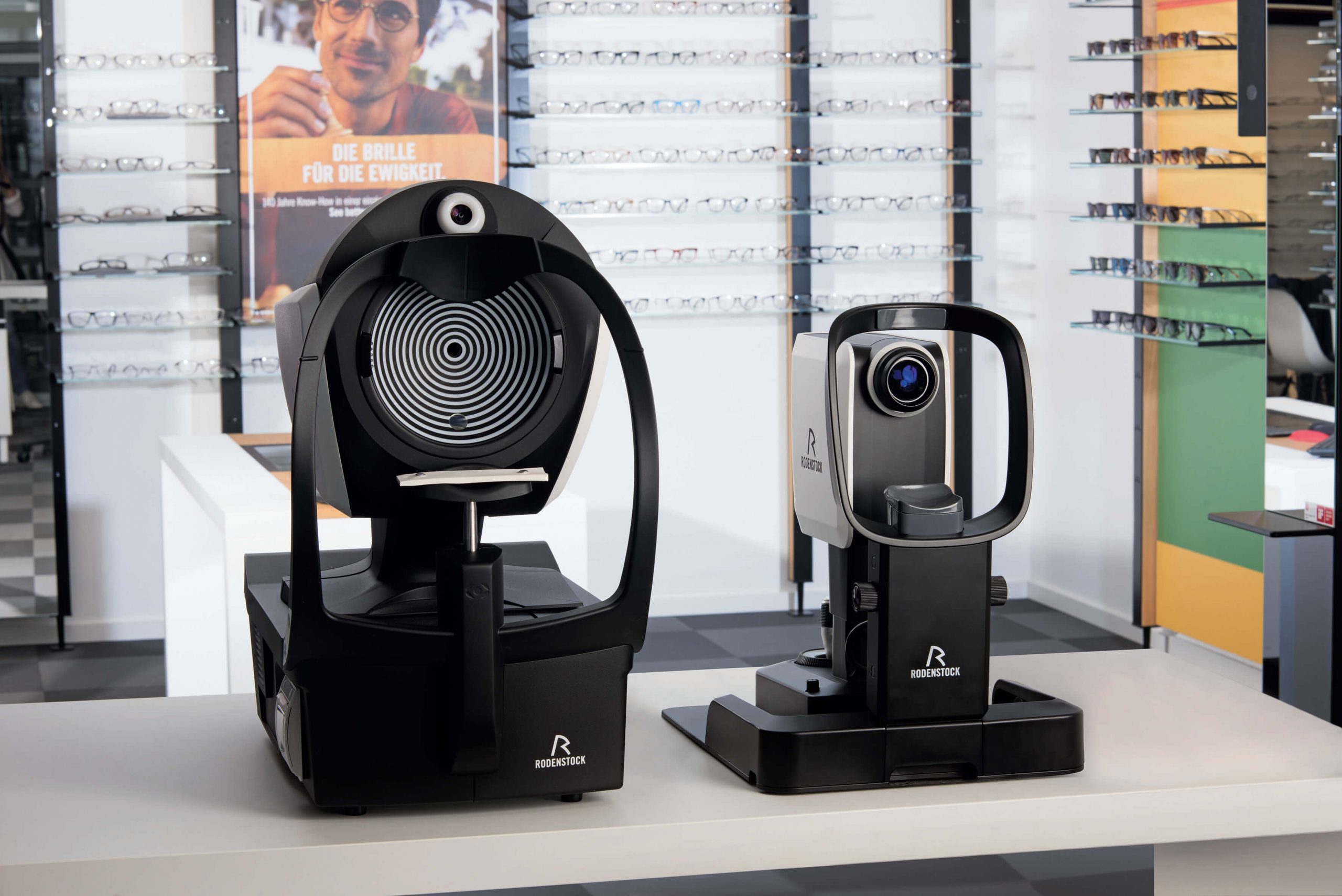 DNEye Scanner von Rodenstock bei Sattler Optik - Zwei Geräte zur Augenvermessung