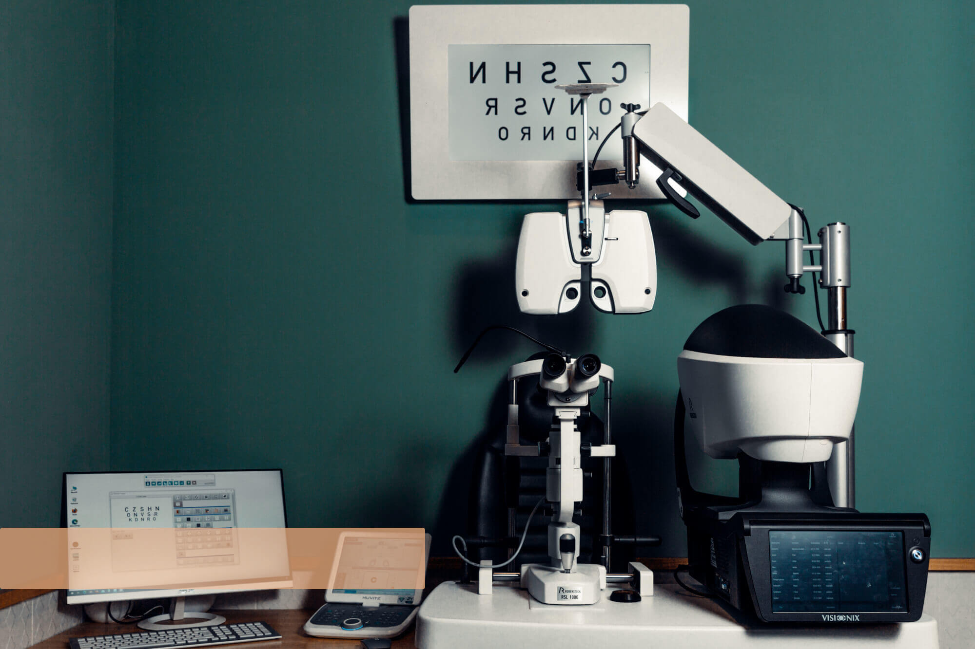 DNEye Scanner von Rodenstock bei Sattler Optik - Alle Messgeräte im Messraum